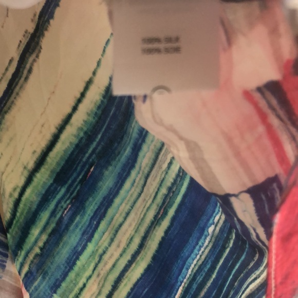 TRYB Asymmetric Short-sleeved Silk Blouse - Picture 6 of 7